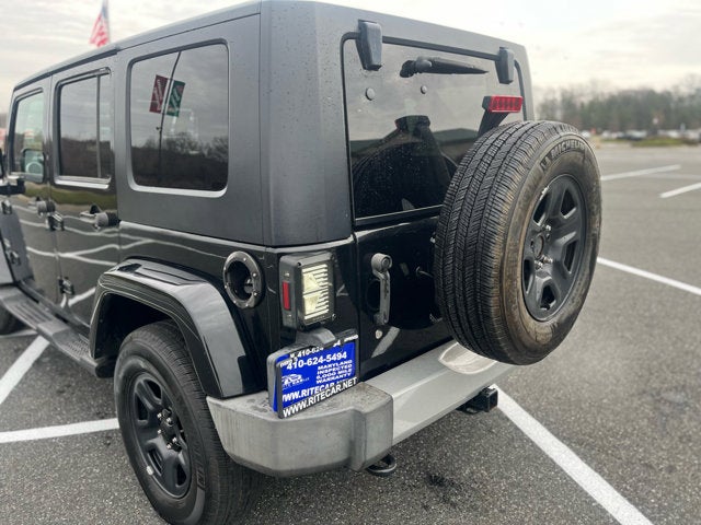 2010 Jeep Wrangler Unlimited 4WD 4dr Sahara