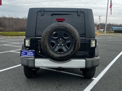 2010 Jeep Wrangler Unlimited 4WD 4dr Sahara