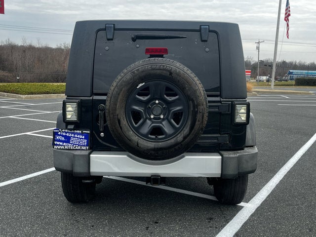 2010 Jeep Wrangler Unlimited 4WD 4dr Sahara